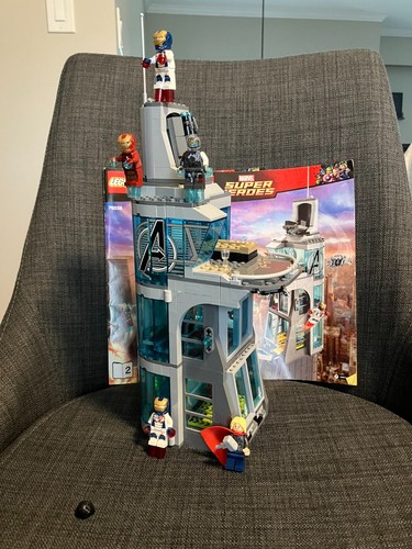 Lego attack avengers tower - on,